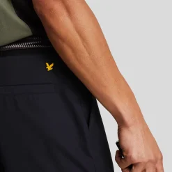 Lyle & Scott Airlight Tech Trackies Svart Jet Black (Z865) Outlet